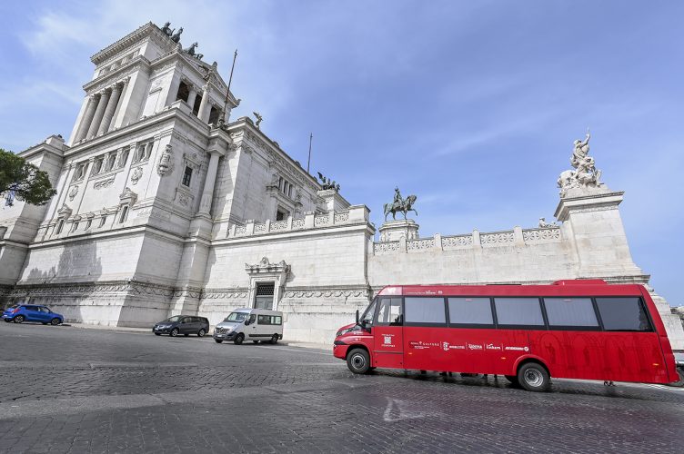 Invisible_Cities_Bus003